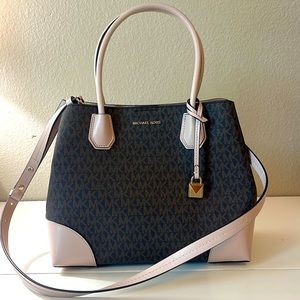Michael Kors | medium shoulder bag with removable strap
